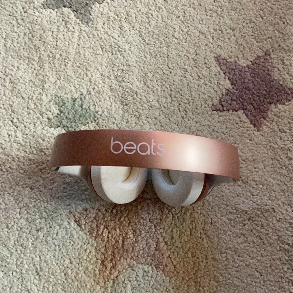 BEATS WIRELESS HEADPHONES - Picture 4 of 7